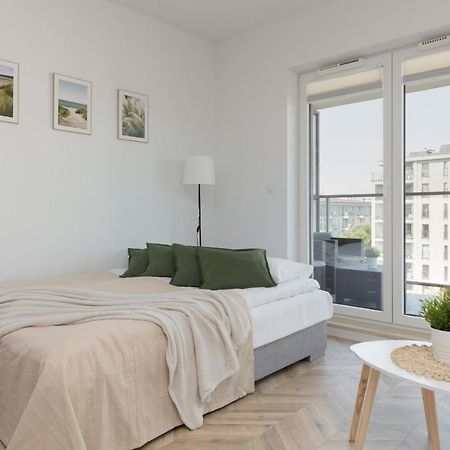 Ursus Sunny Studio For 4 Guests With Parking & Balcony By Noclegi Renters Warschau Buitenkant foto