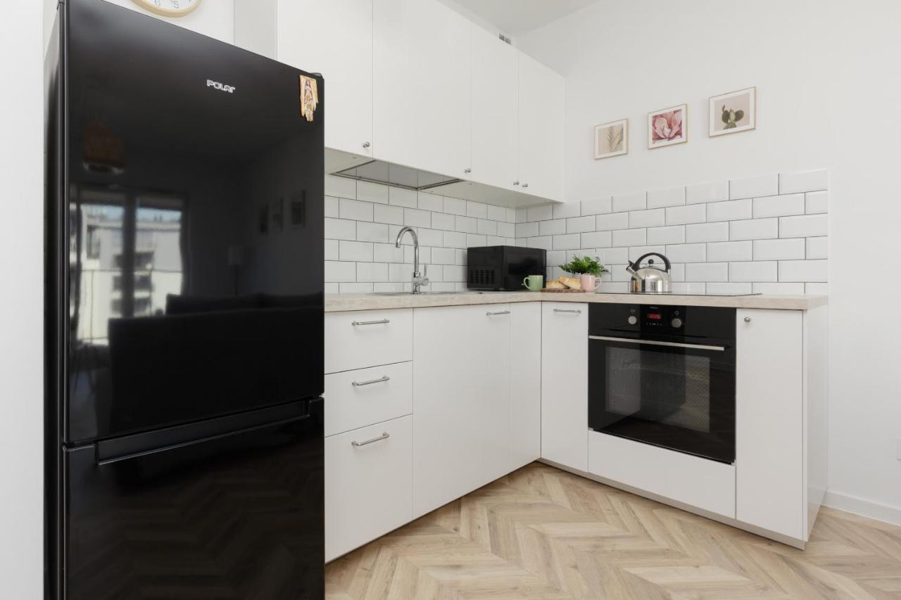 Ursus Sunny Studio For 4 Guests With Parking & Balcony By Noclegi Renters Warschau Buitenkant foto