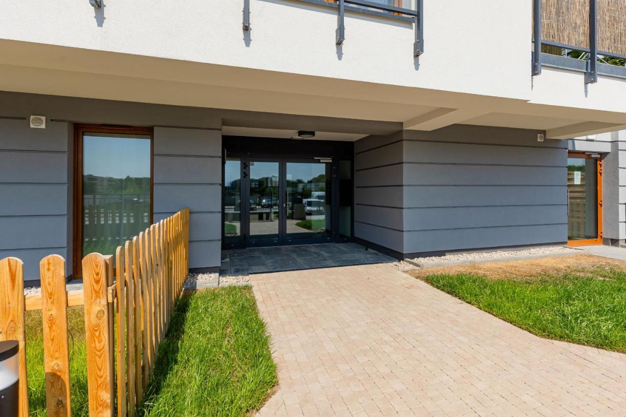 Ursus Sunny Studio For 4 Guests With Parking & Balcony By Noclegi Renters Warschau Buitenkant foto